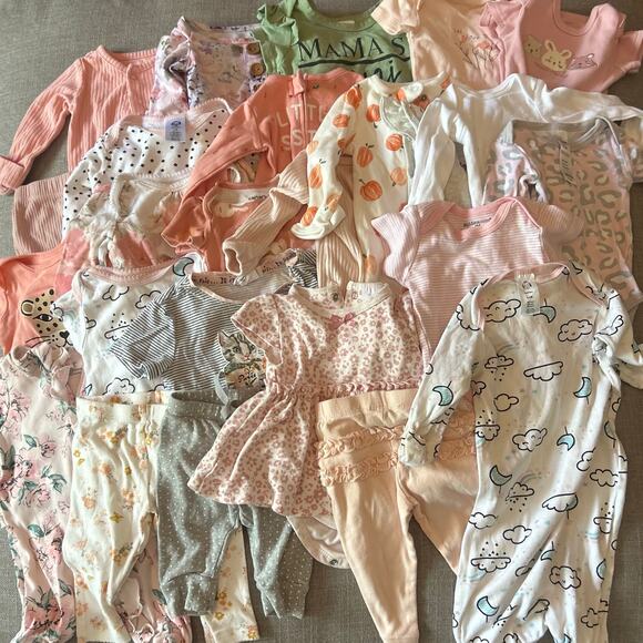 Mixed Lots Other - Lot of 25 Baby Girls Clothes NB 0-3m 3-6m Carters Gerber Cloud Island Tahari